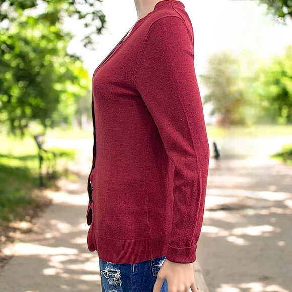 GAP Tierra Red Textured Boyfriend V-Neck Cardigan - Picture 8 of 16